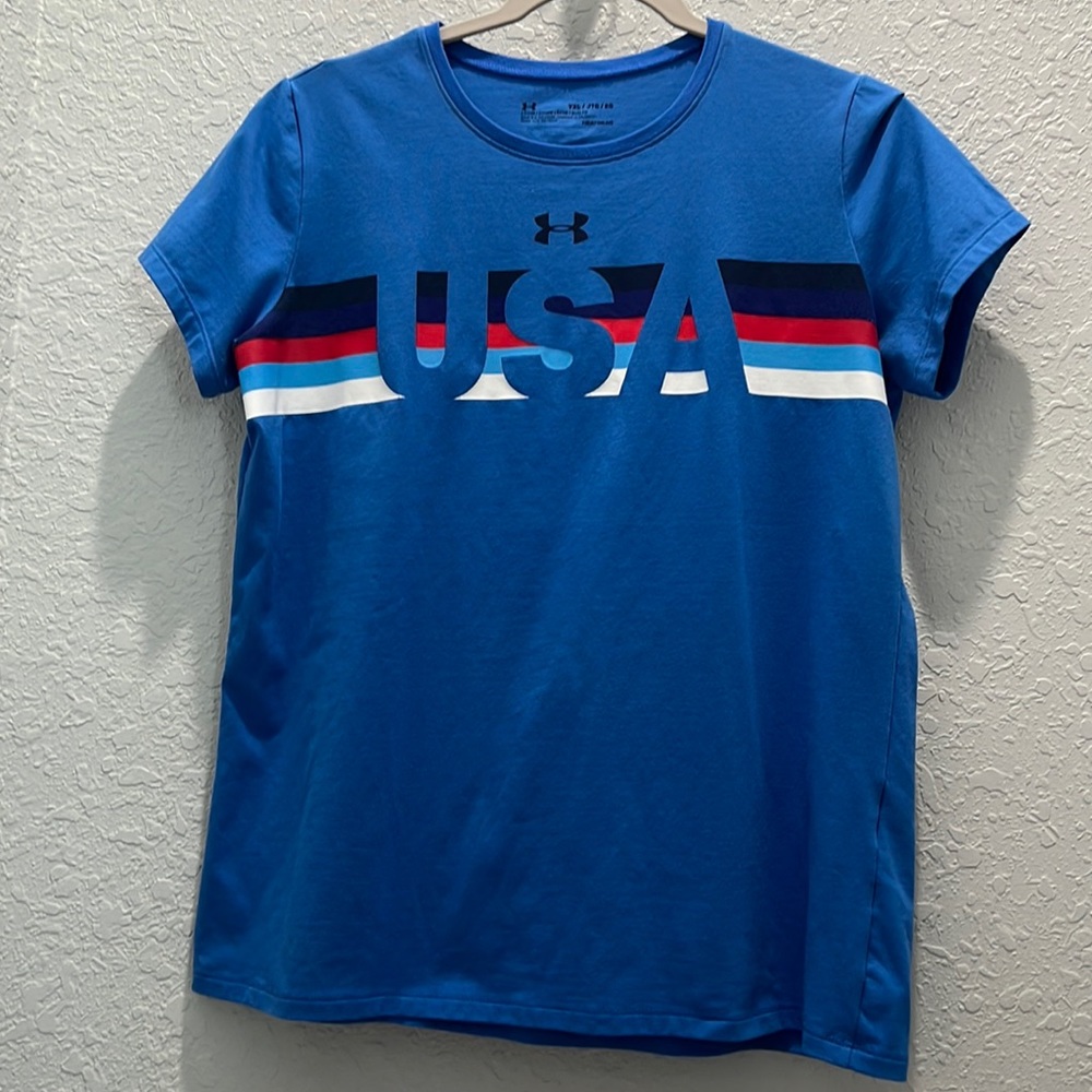 This is an XL youth top from under armor I wear a medium top and fits me perfect